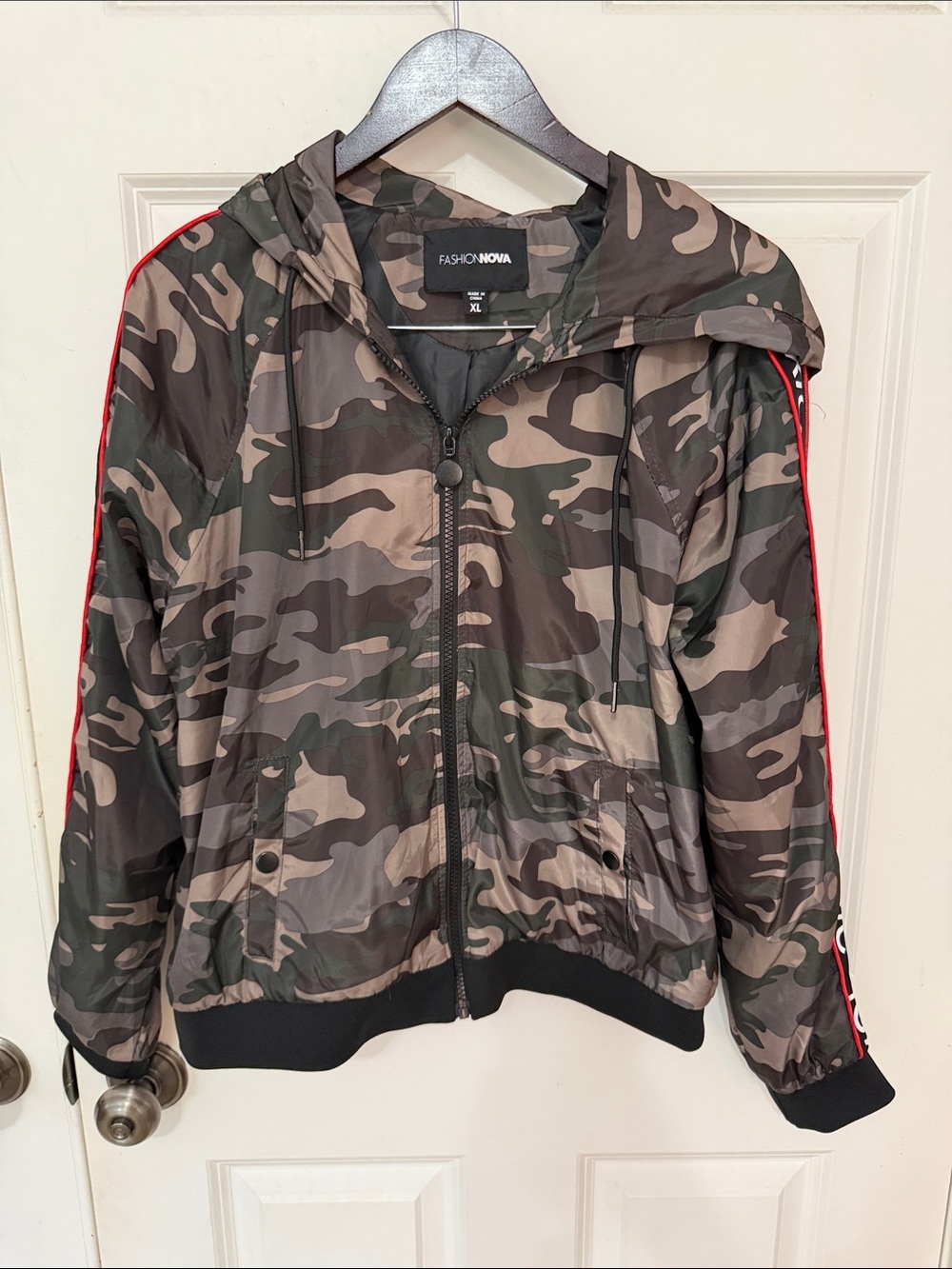 Fashion Nova Camo Hooded Bomber Jacket size XL green Y2K zip up jacket
